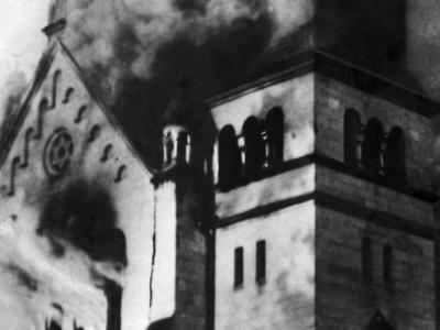 Une synagogue incendiée en 1938, lors de la «nuit de cristal» Image: Keystone